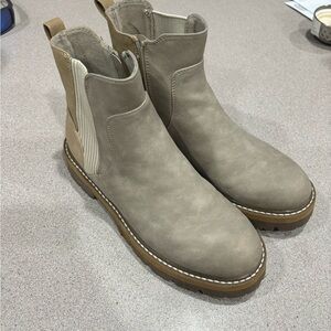Booties tan from buckle